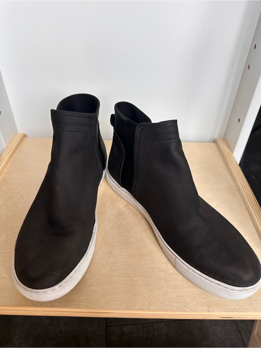 Kenneth Cole Reaction Women’s Jodi Sneakers SZ 8.5